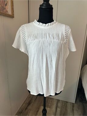 Nanette Lepore White Ruffle Neck Textured Short Sleeve Top